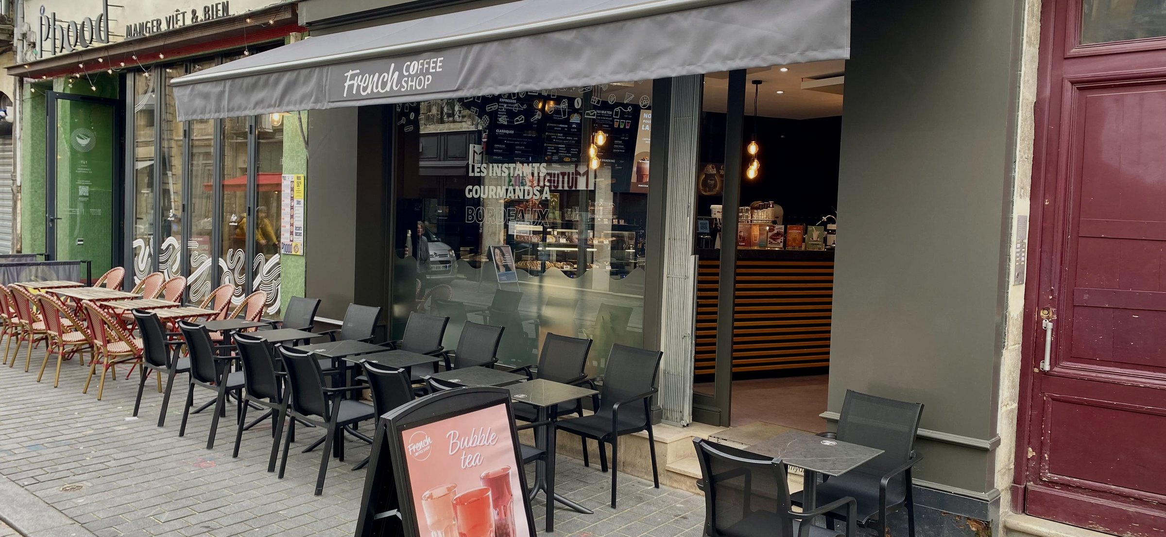 La devanture et la terrasse du French Coffee Shop Gambetta